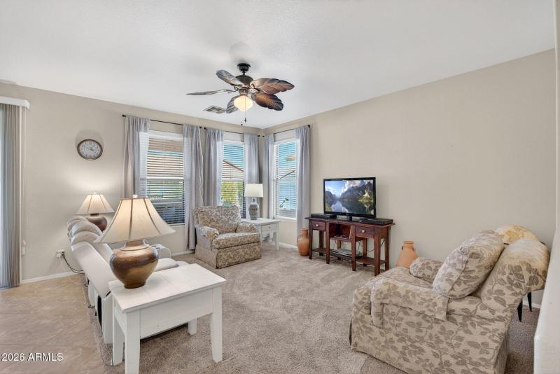 12-web-or-mls-09- W Peggy Dr