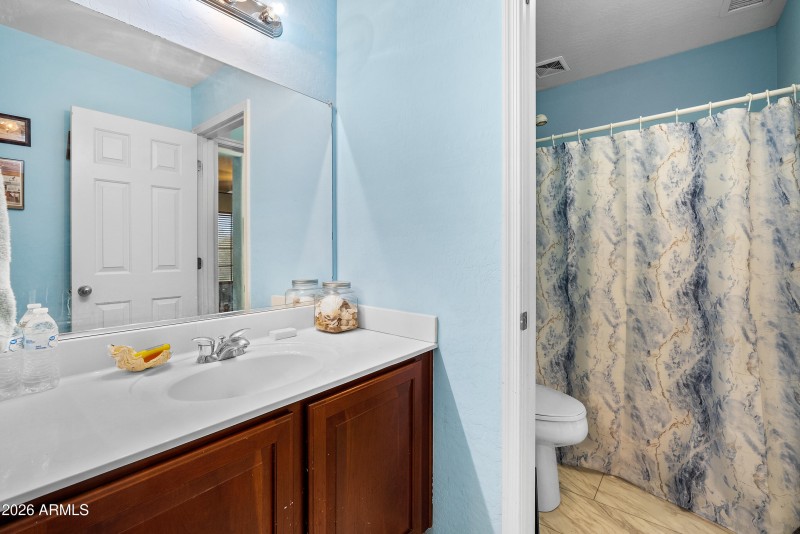 jack & Jill Bath