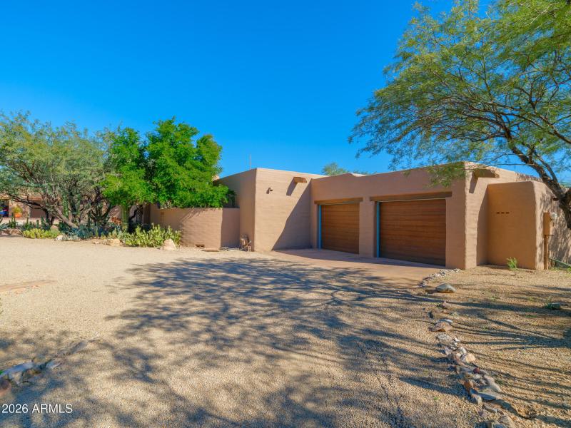 Listings_5507_N_PaloCristiRd_Images-52
