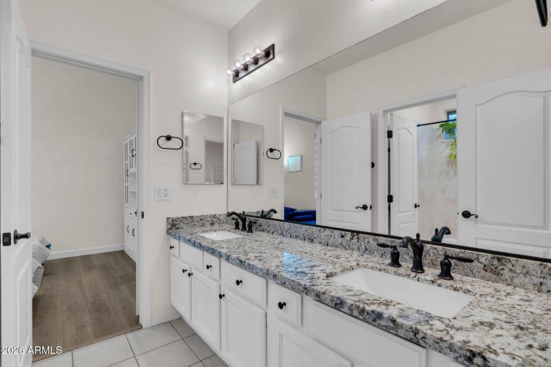 Shared ensuite bathroom