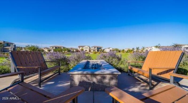 La Mira Discovery - Community