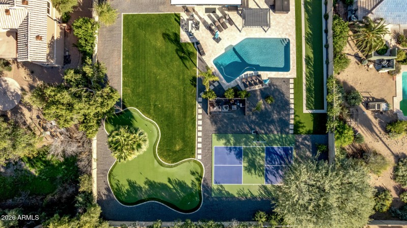 entertainers backyard