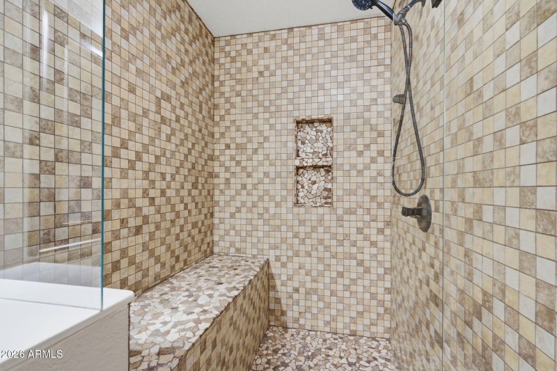 Roosevelt - primary shower