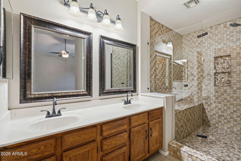 Roosevelt - primary bathroom