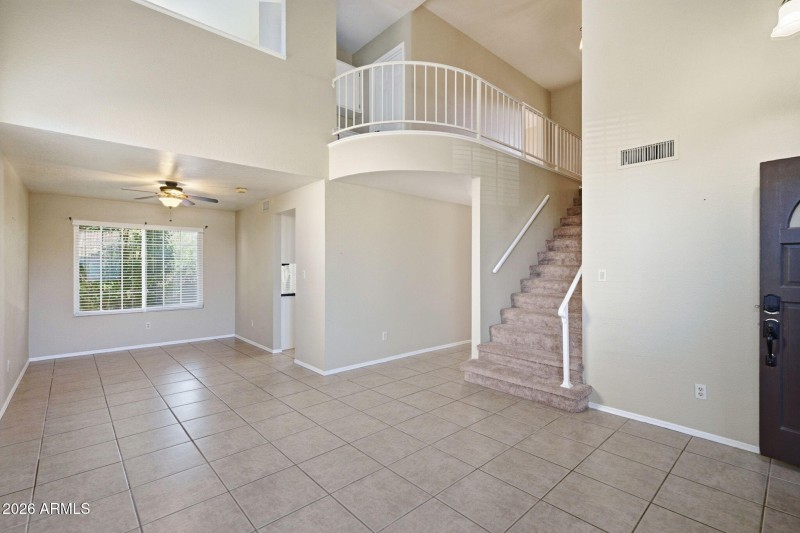 Roosevelt - living.dining.stairwell