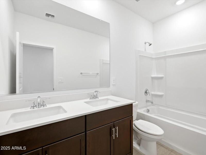 Bath 2 - Double Sink!