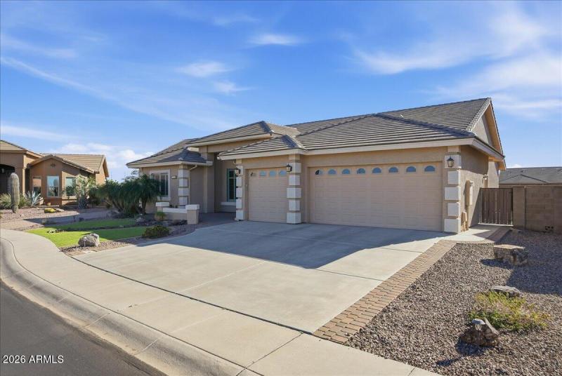 09-11551 E Nell Ave_RedHogMedia - Copy