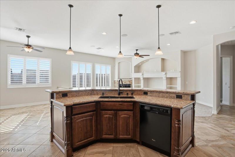 20-11551 E Nell Ave_RedHogMedia