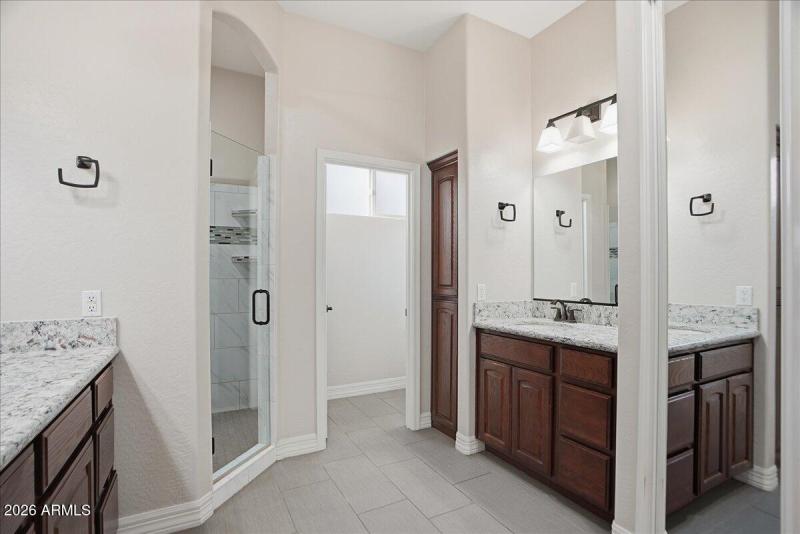 30-11551 E Nell Ave_RedHogMedia