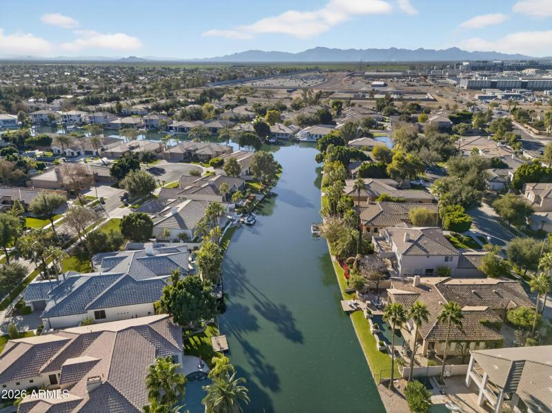 23_136_a4m_drone:oct