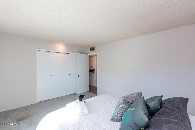 10310 W Bayside Rd-14