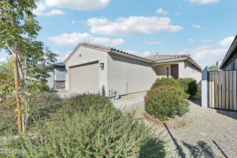 4-web-or-mls-W Via De Luna Dr-S1701-004