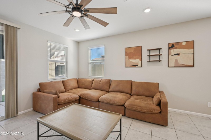 9-web-or-mls-W Via De Luna Dr-S1701-009