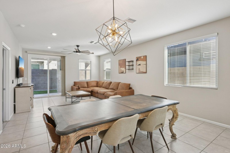 11-web-or-mls-W Via De Luna Dr-S1701-011