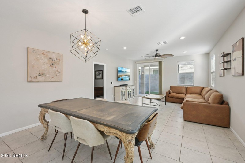 12-web-or-mls-W Via De Luna Dr-S1701-012