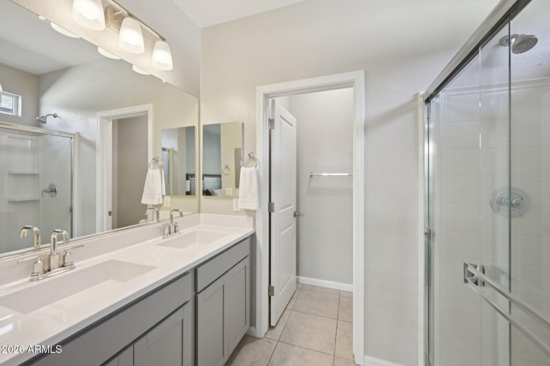 26-web-or-mls-W Via De Luna Dr-S1701-026