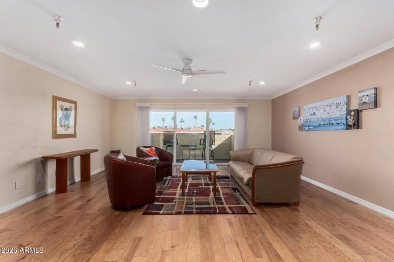 Lvg Rm - Roll Door Up