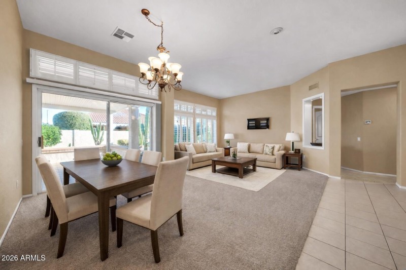 VIRTUALLY STAGEDLIVING/DINING