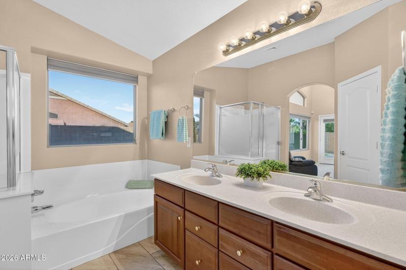 28-web-or-mls-DSC00377 (2)