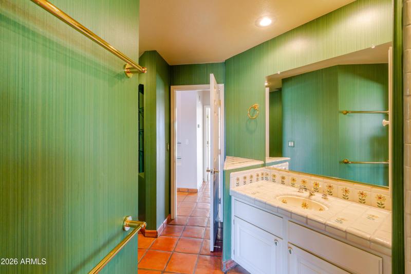 Guest/office bathroom