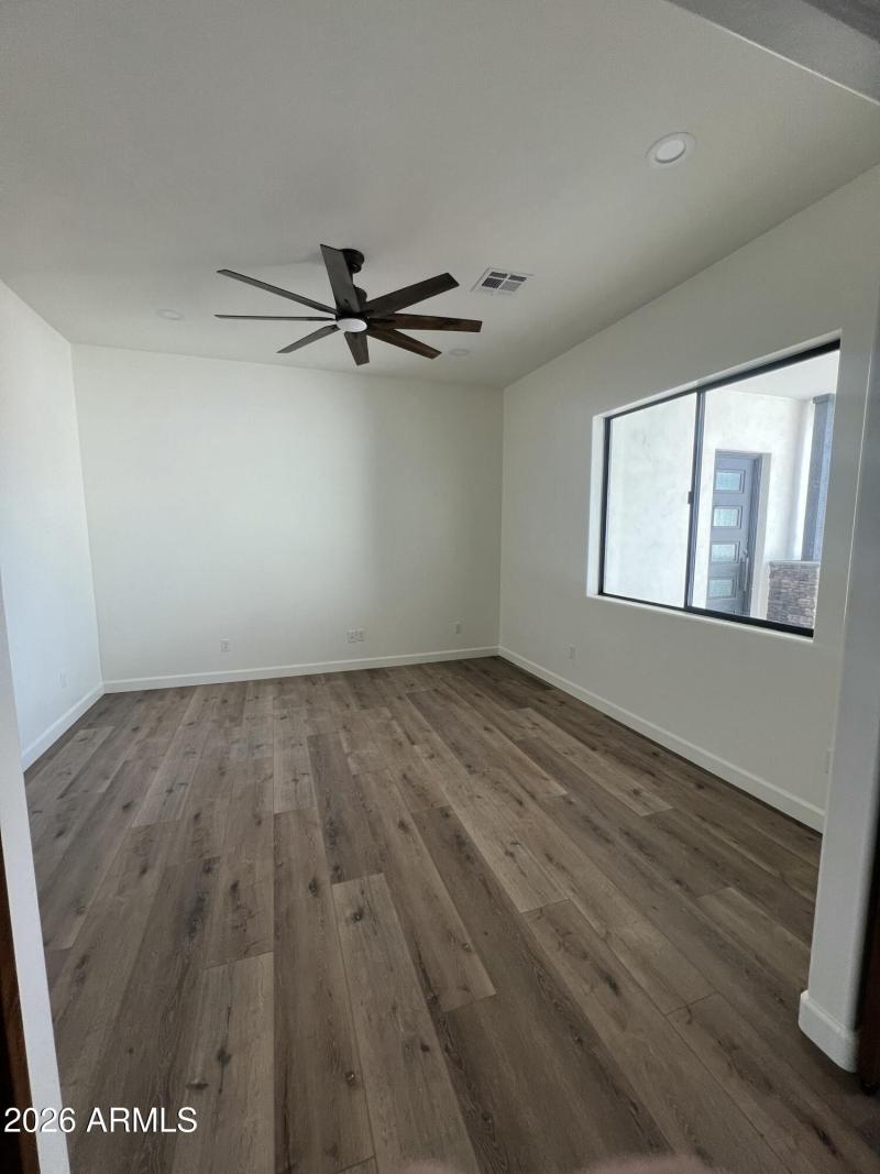 ECE43EF5-DB31-4A59-BCDD-ADC9E1587C4C