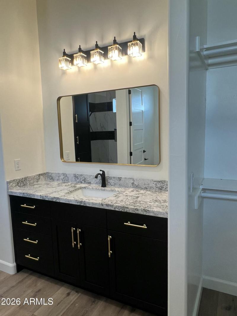 4DC59C59-5463-48F5-B0E2-2ACA29016010