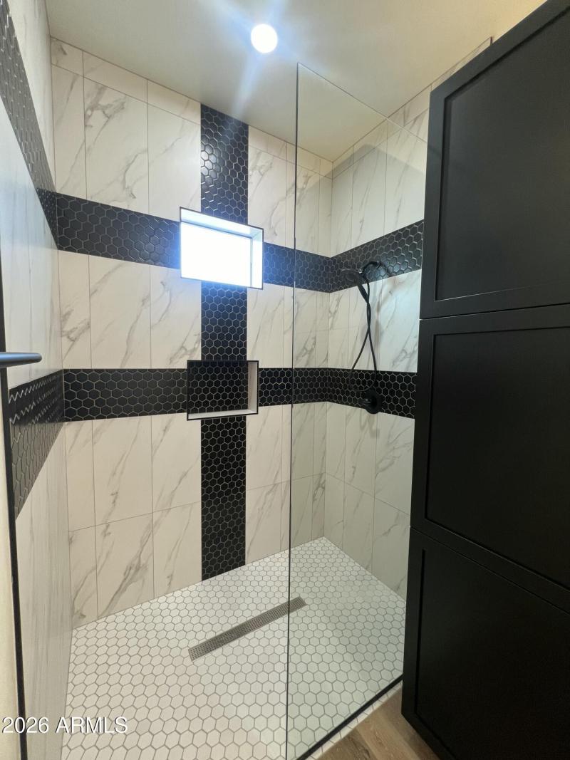 E955F516-8AF8-499F-995D-9FE400B166D3