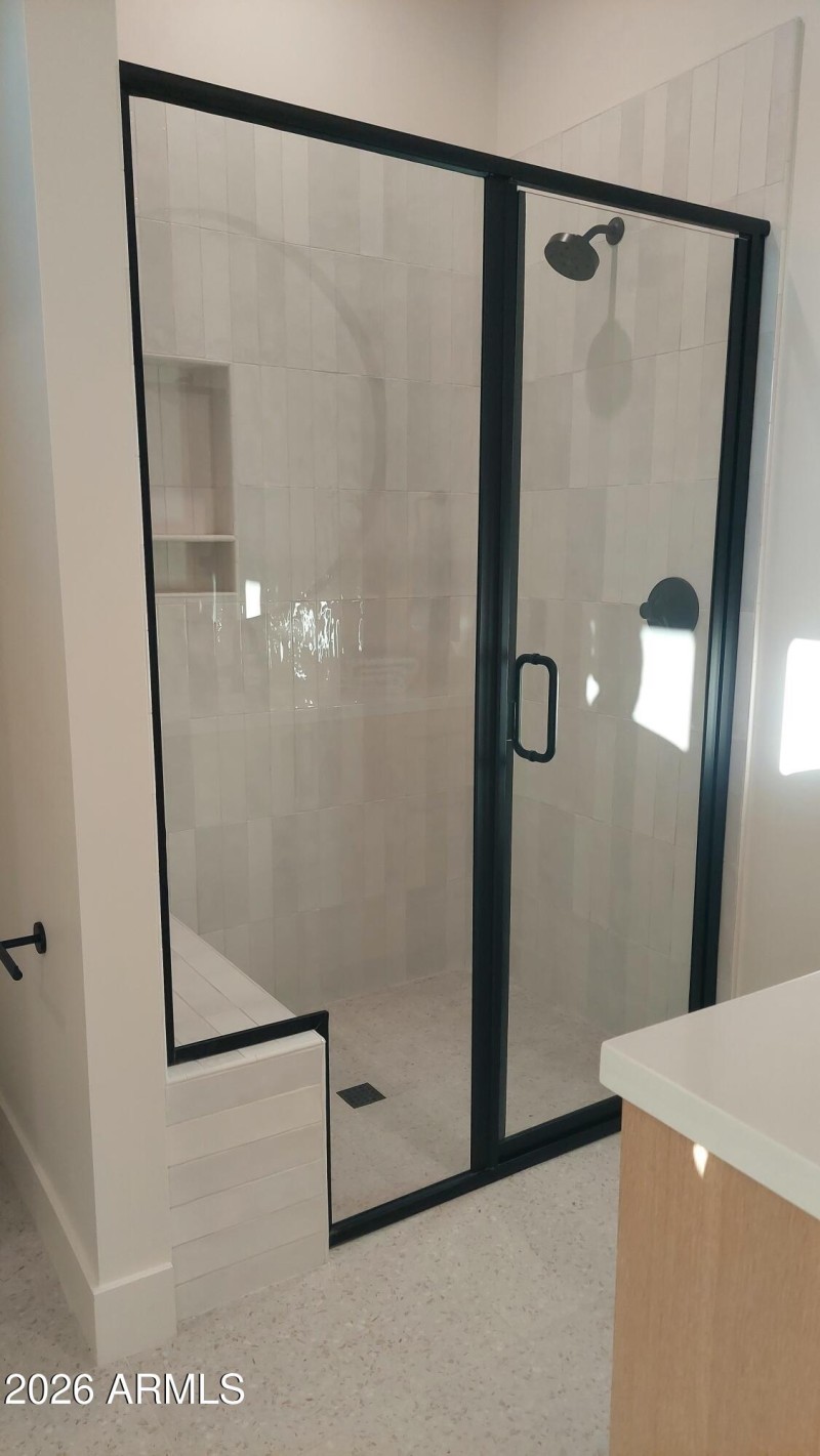 en-suite 2 shower
