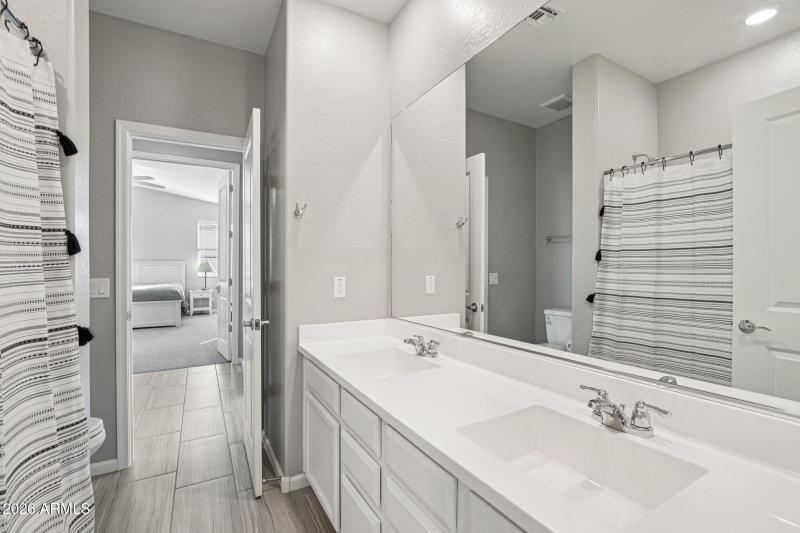 22-web-or-mls-W Myrtle Ct-S1401-020