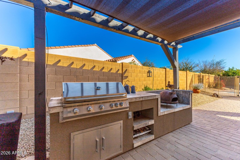 Outdoor Kitchen