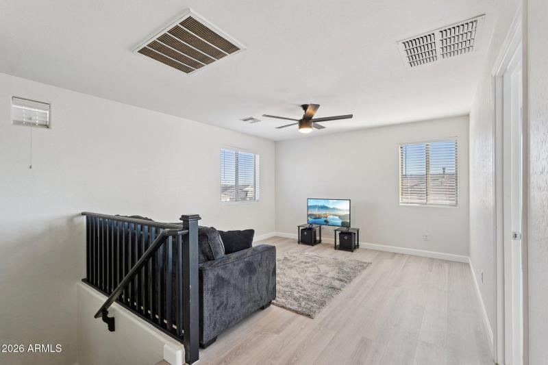 21-web-or-mls-W Pueblo Ave-L1701-021