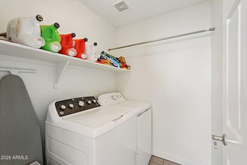 26-web-or-mls-W Pueblo Ave-L1701-026