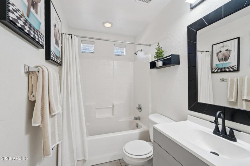 29-web-or-mls-W Pueblo Ave-L1701-029