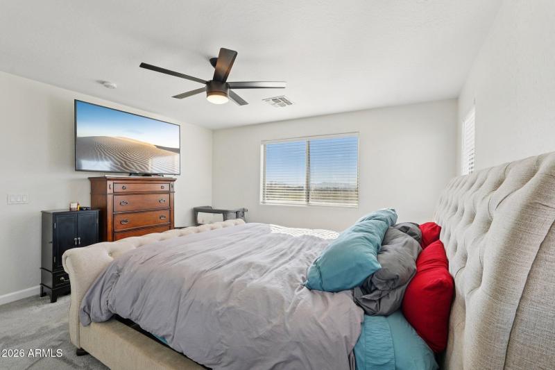 32-web-or-mls-W Pueblo Ave-L1701-032