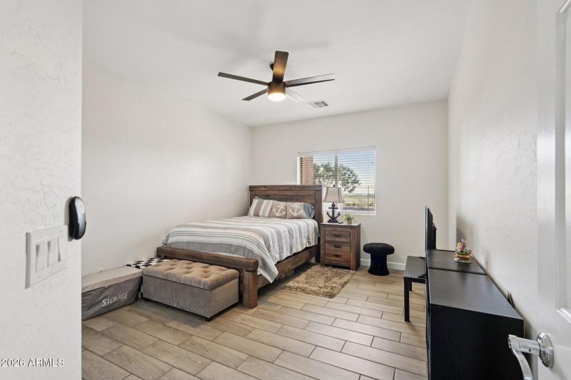 38-web-or-mls-W Pueblo Ave-L1701-038