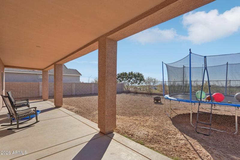 40-web-or-mls-W Pueblo Ave-L1701-040