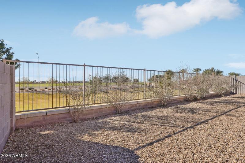 44-web-or-mls-W Pueblo Ave-L1701-044