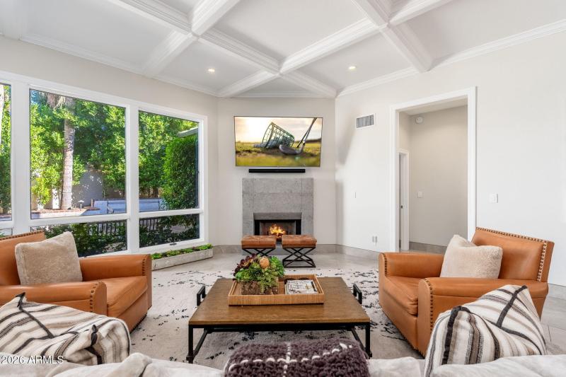 3120 E San Juan Ave - 04