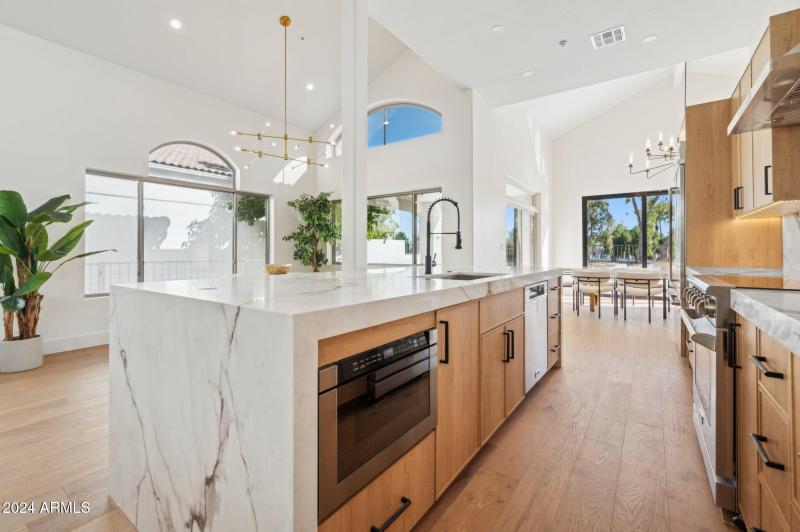 14-web-or-mls-8133-e-cortez-dr