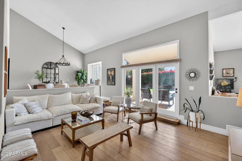 14_web_MLS_E.Topaz.Dr