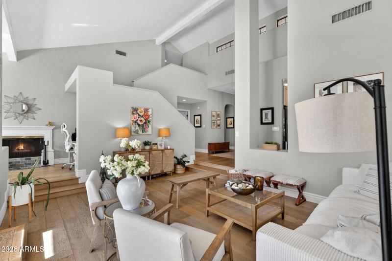 15_web_MLS_E.Topaz.Dr