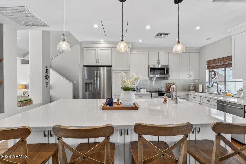 23_web_MLS_E.Topaz.Dr