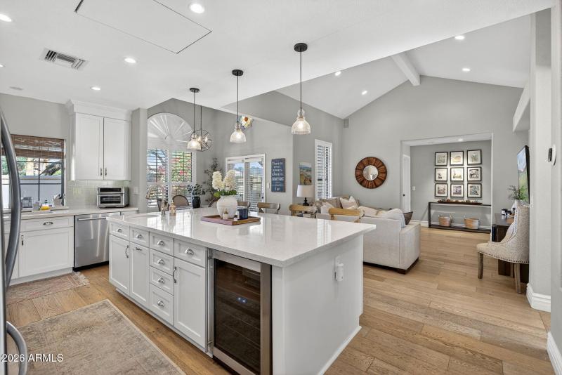 28_web_MLS_E.Topaz.Dr