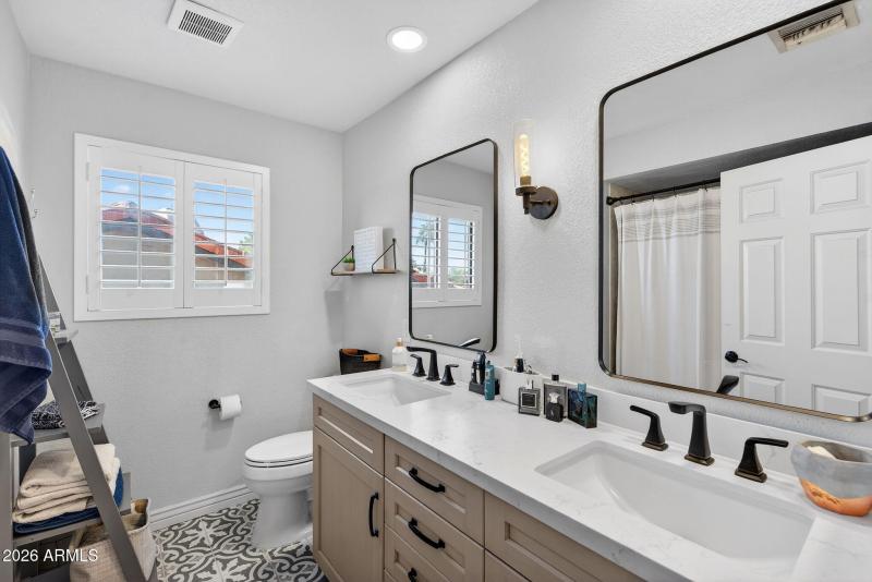 63_web_MLS_E.Topaz.Dr