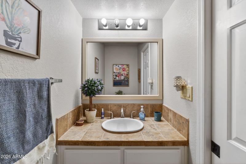 66_web_MLS_E.Topaz.Dr