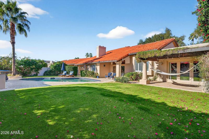 70_web_MLS_E.Topaz.Dr