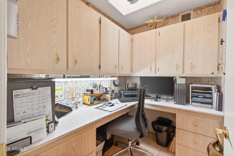 Separate office/hobby room