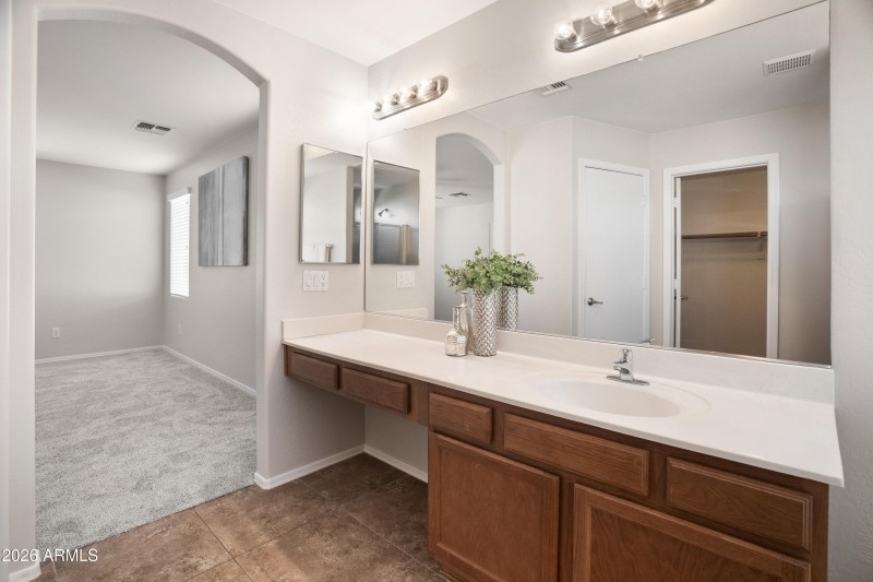 7570 W Nicolet Ave-25