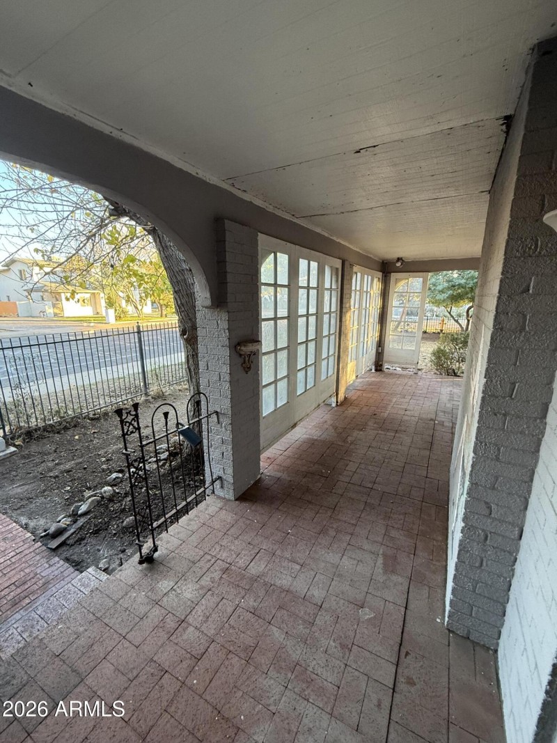 WRAP AROUND ARTWALK PORCH 4