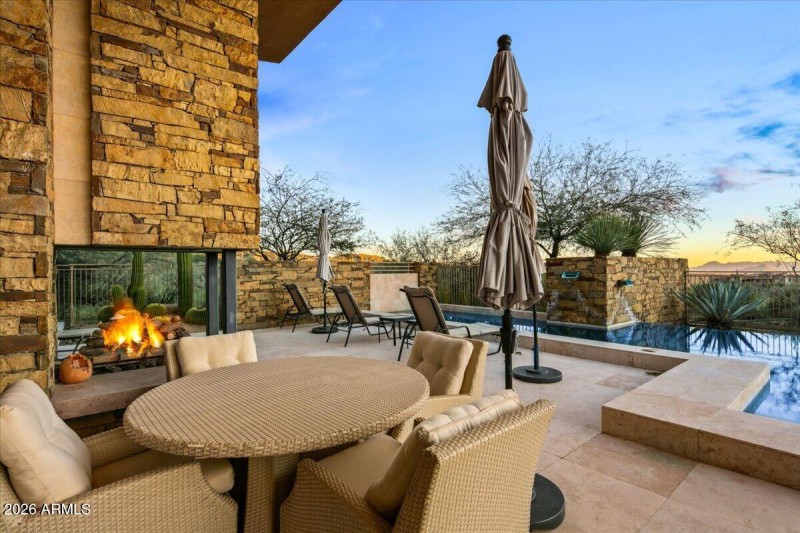 Outdoor Living/Dining